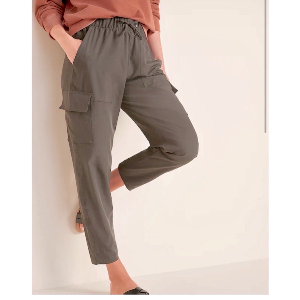 High-Waisted StretchTech Cargo Ankle Pants